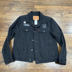 Levi’s boys denim jacket with patches size L 12-13